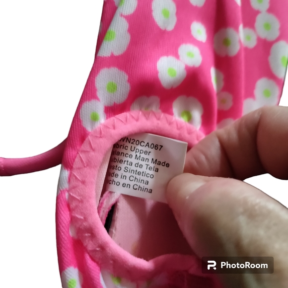 Girls 11-12 Water shoes - Picture 2 of 5